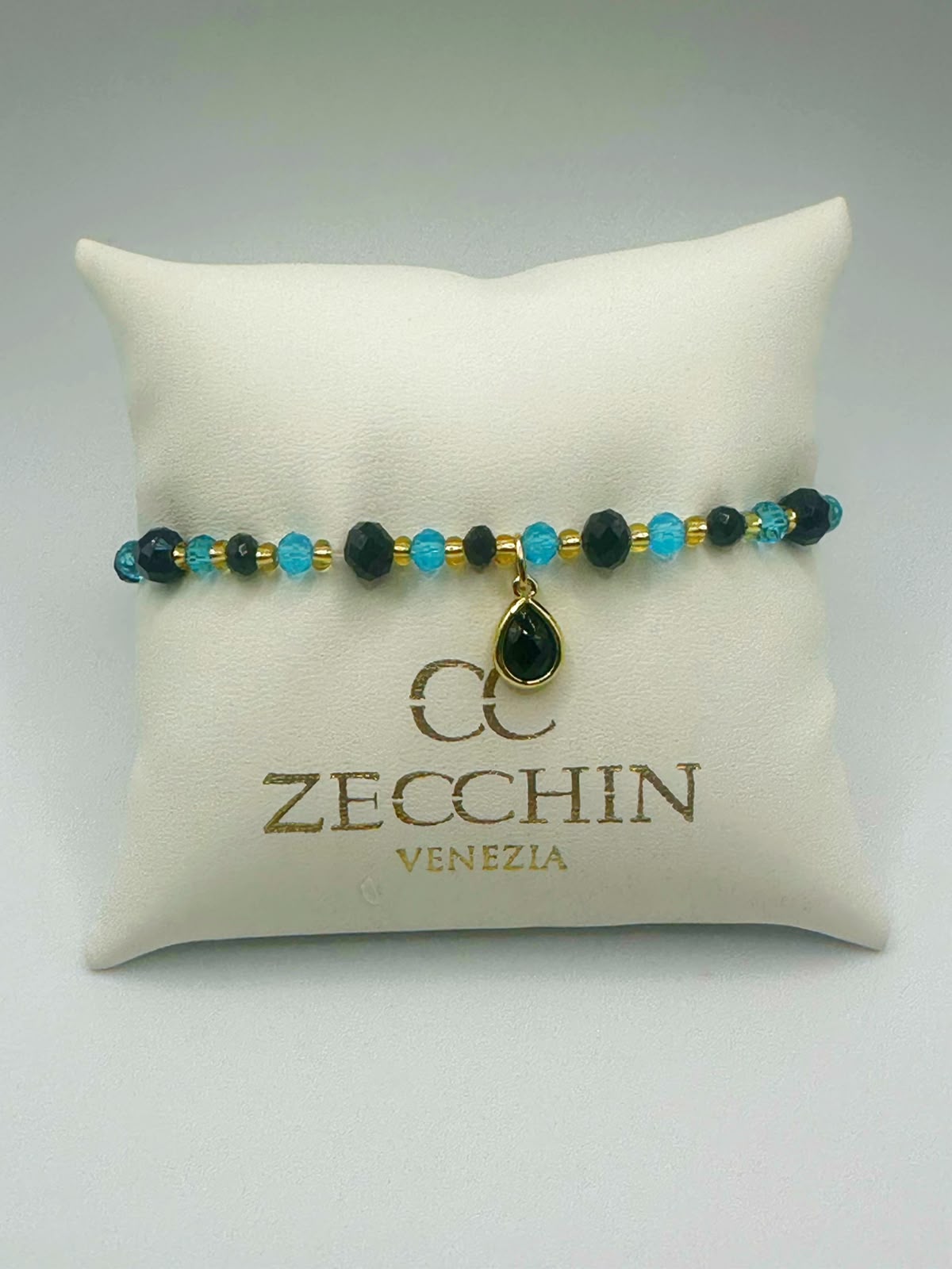 Bracciale Audrey con perline a goccia in vetro di Murano, nero e azzurro