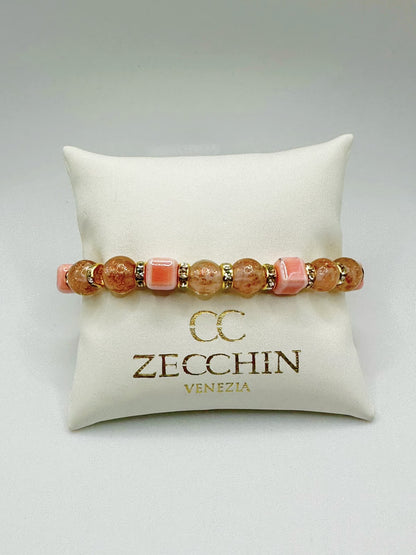 Bracciale Cubo con perle in vetro di Murano, ceramica e polvere d'oro, colore rosa