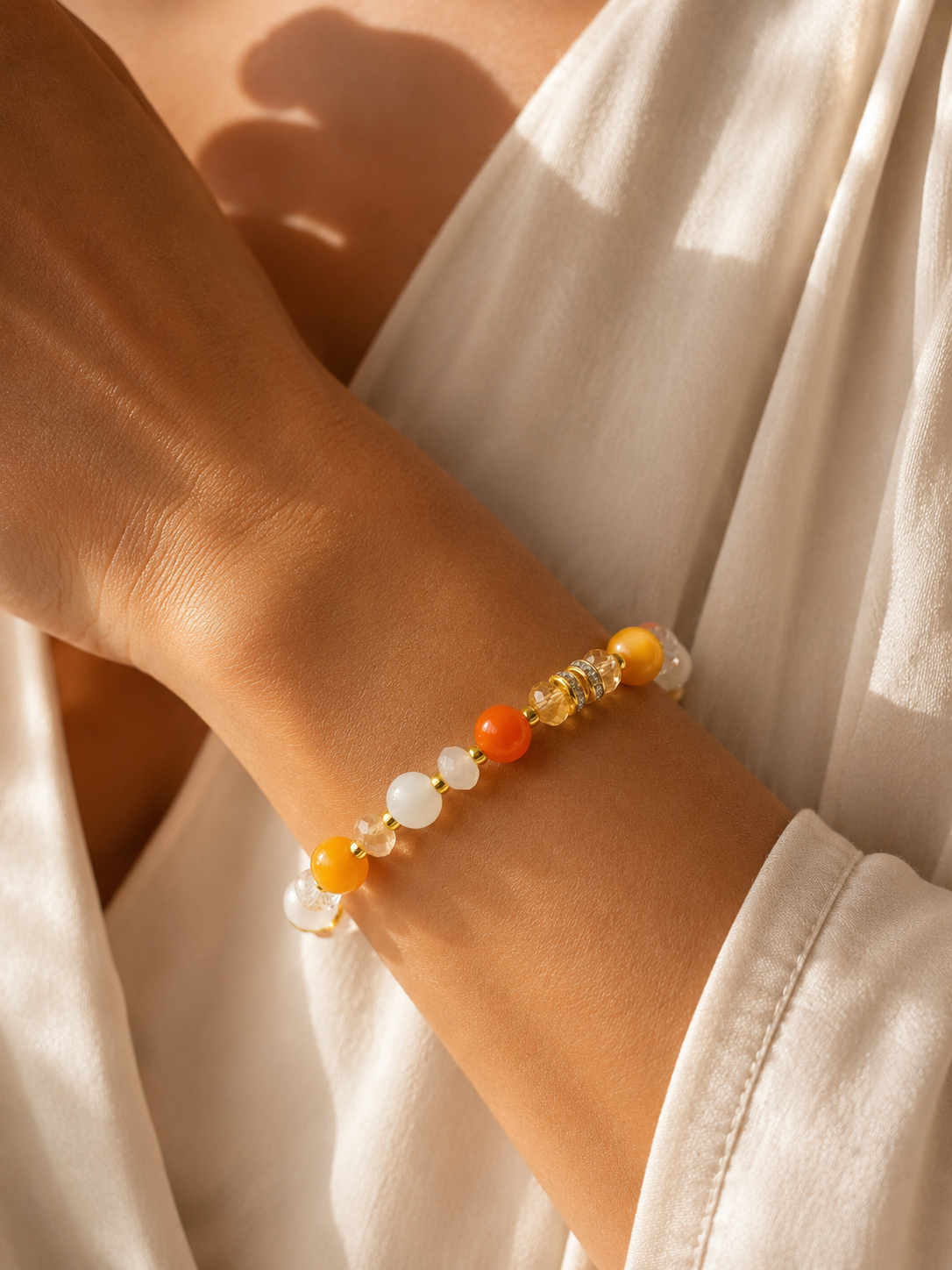 Bracciale Pastello con perle in vetro di Murano, indossato