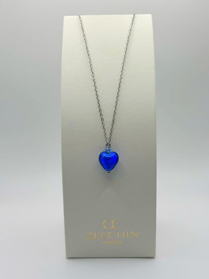 Collana con pendente a cuore in vetro di Murano con foglia argento, colore blu scuro