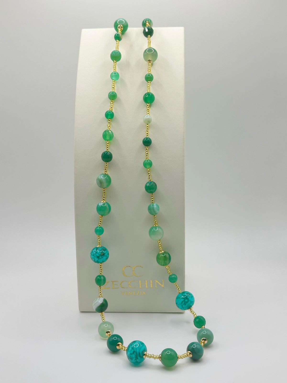 Collana lunga Scrigno verde con perle in vetro di Murano
