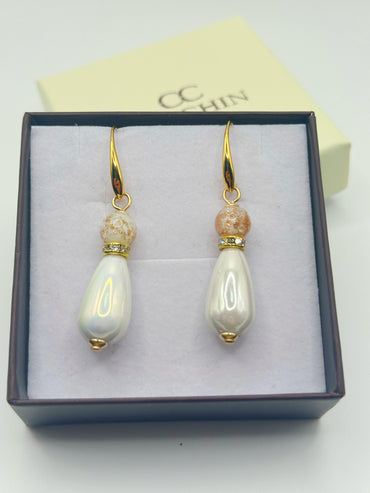Orecchini Goccia con perle in vetro di Murano, colore bianco