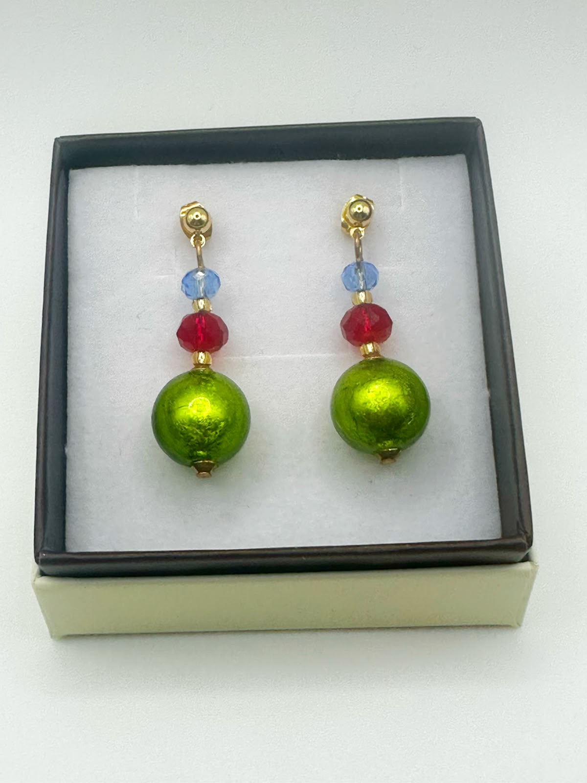 Orecchini Matilde con perle in vetro di Murano, multicolore